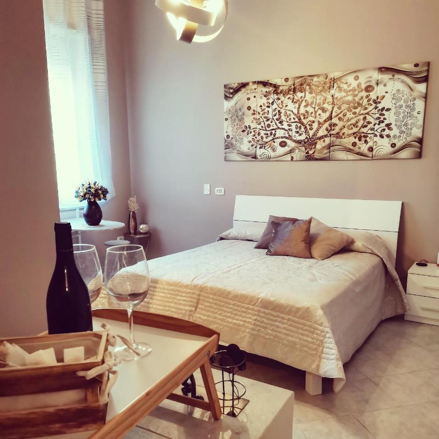 Dale Rooms 那不勒斯 外观 照片